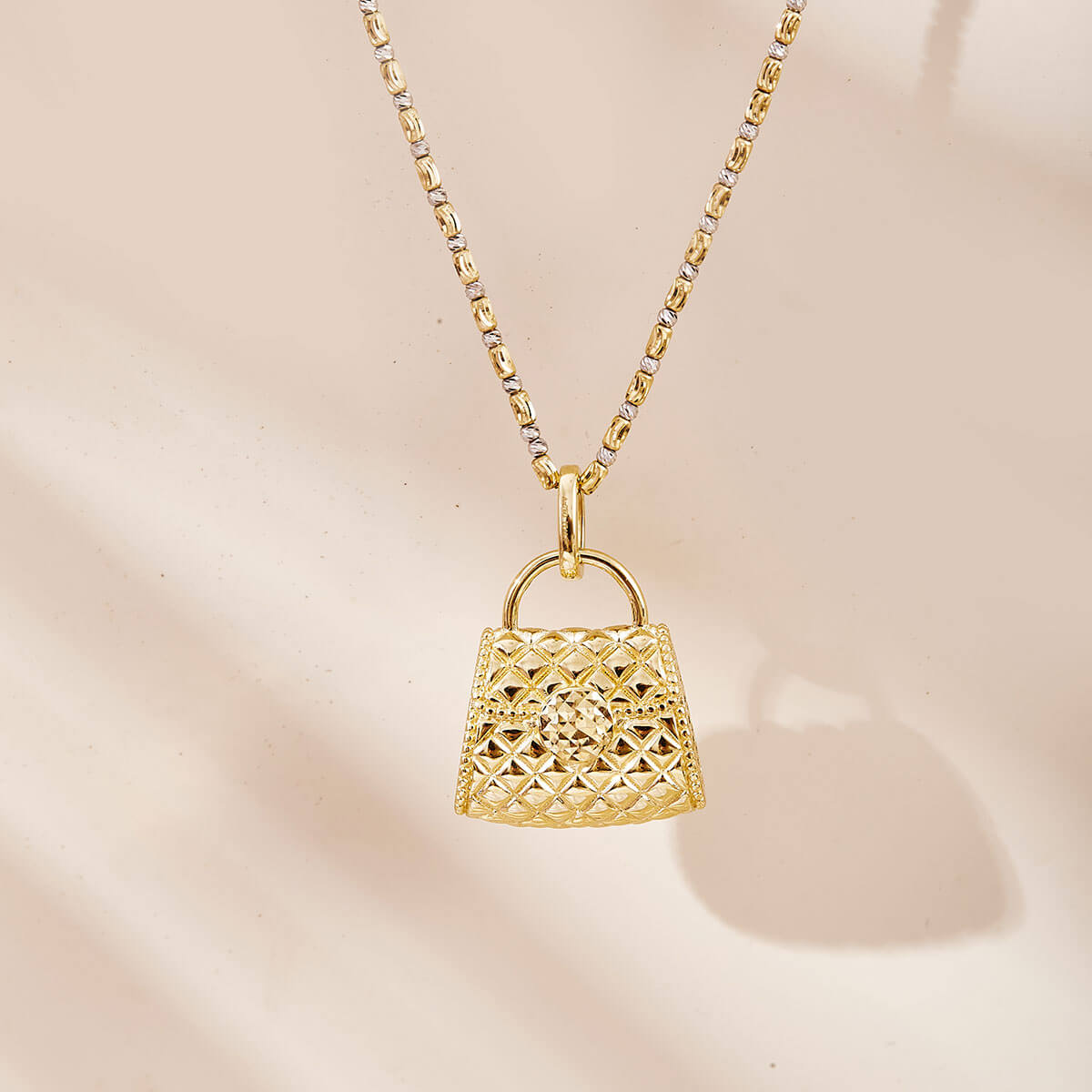 18K gold pendant